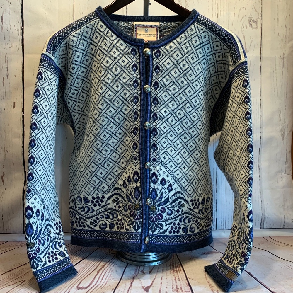 Dale of Norway wool sweater size medium